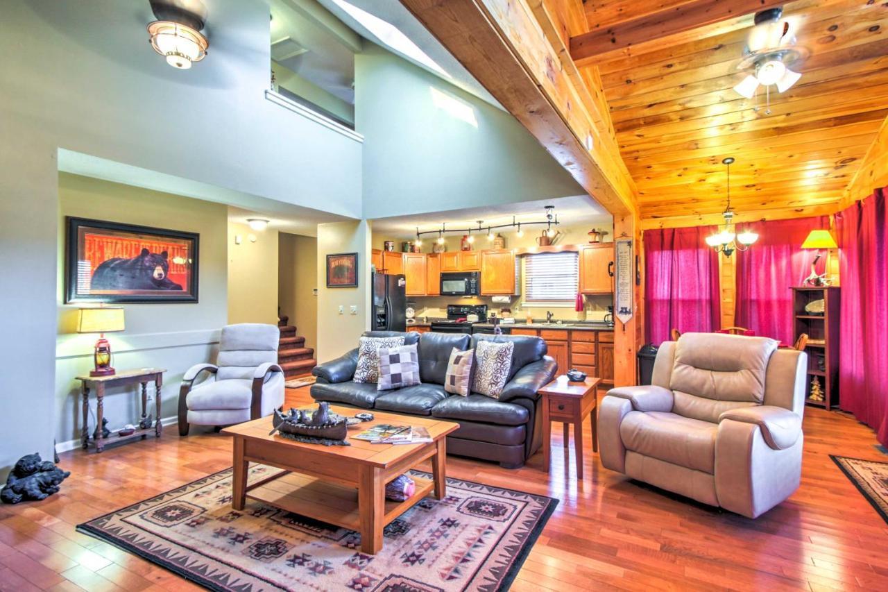 Tree Top Dream Cabin With Hot Tub In Gatlinburg! Villa Exterior foto