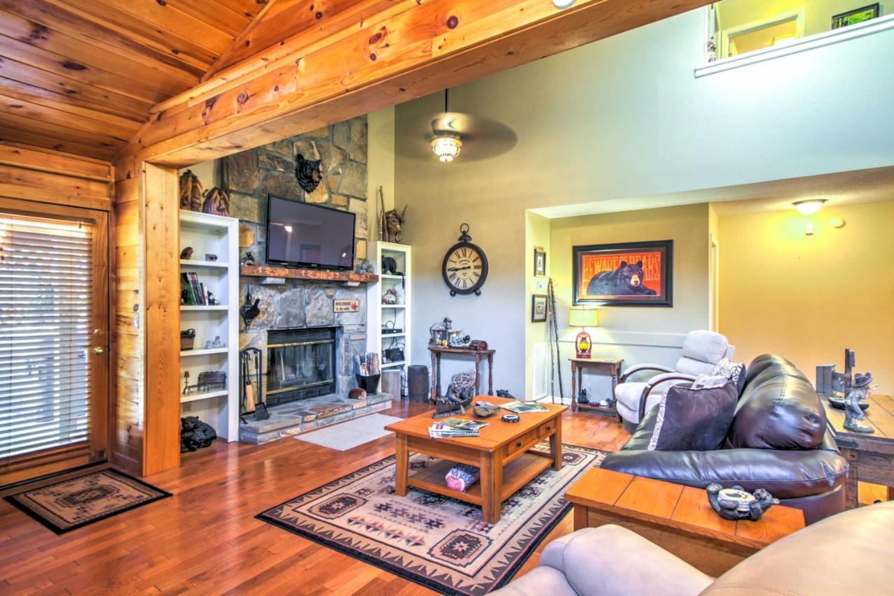 Tree Top Dream Cabin With Hot Tub In Gatlinburg! Villa Exterior foto