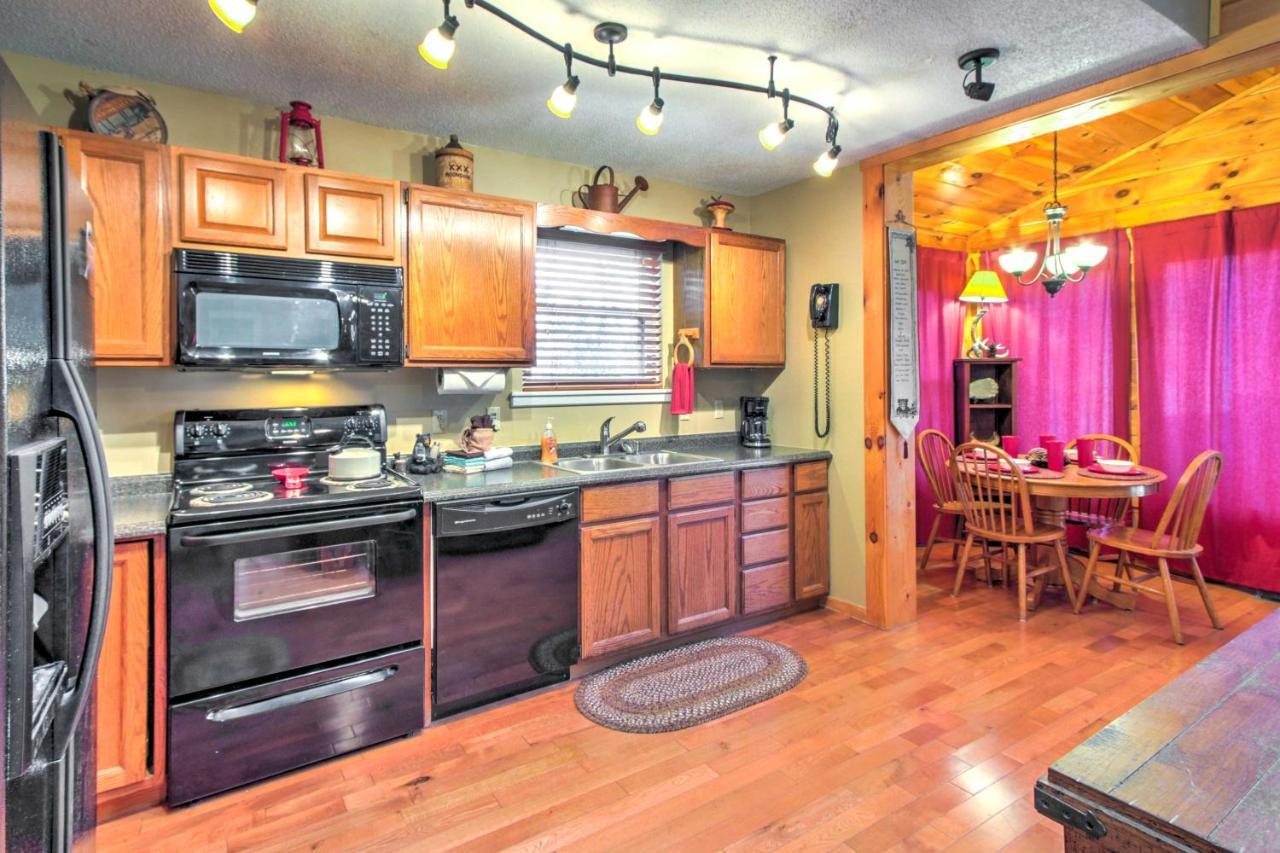 Tree Top Dream Cabin With Hot Tub In Gatlinburg! Villa Exterior foto