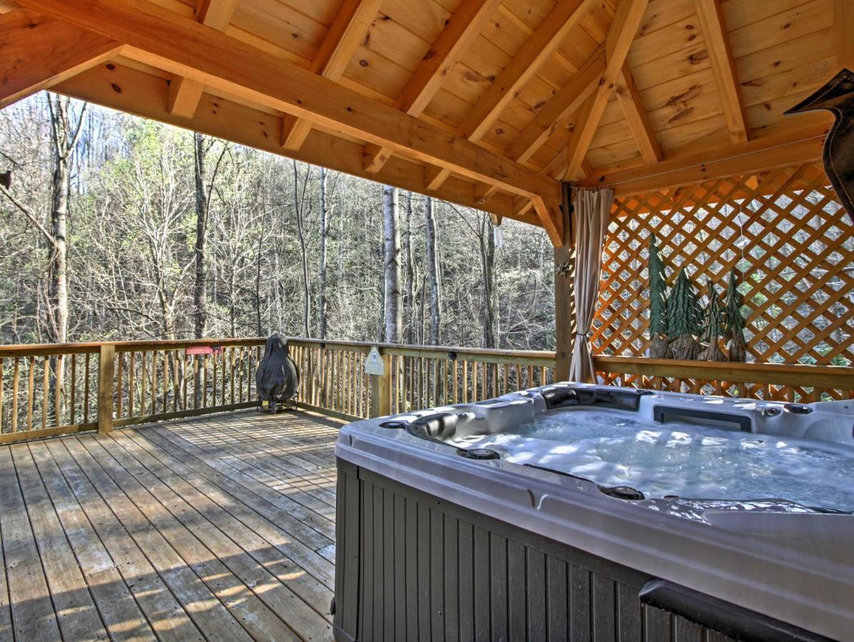 Tree Top Dream Cabin With Hot Tub In Gatlinburg! Villa Exterior foto